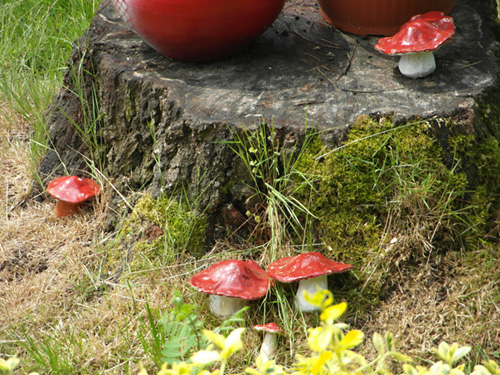 Keramikpilze im Garten